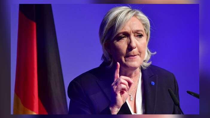 Le Pen'den flaş karar