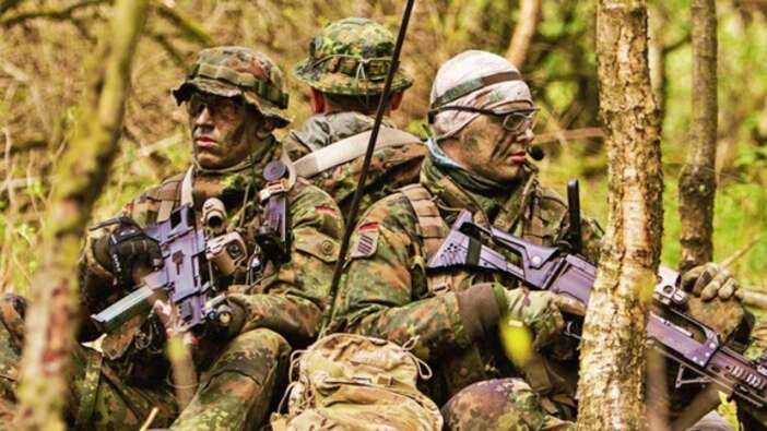Almanya'da skandal: Eski askerlerden göçmenleri öldürme planı!