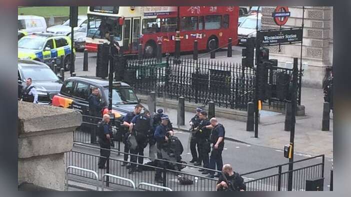 Londra'da terör alarmı! Başbakan'ın konutu yakınında bıçaklı saldırgan paniği...