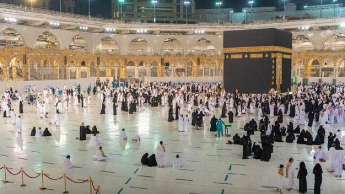Kabe'nin etrafındaki bariyerler kaldırıldı!