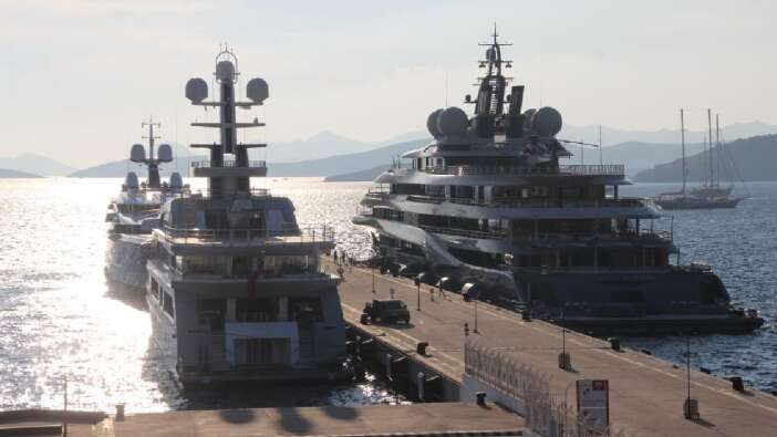 Milyon dolarlık yatlar Bodrum'a çıkarma yaptı!