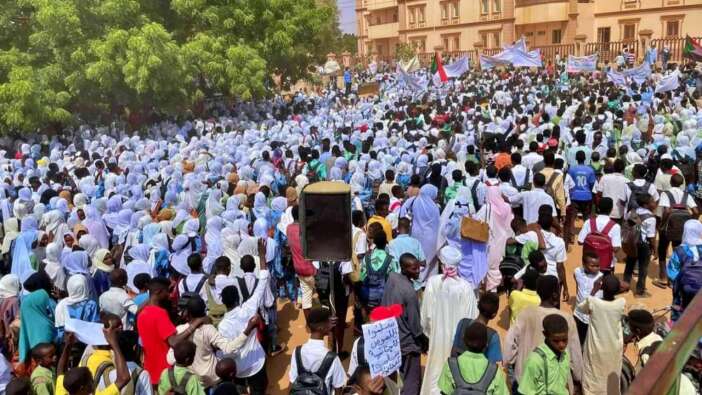 Sudan'da 'sivil hükümet' isteyen halka polis saldırdı: 23 yaralı