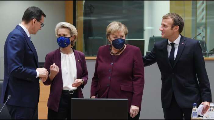 AB Liderler Zirvesi'nde Merkel'e veda...