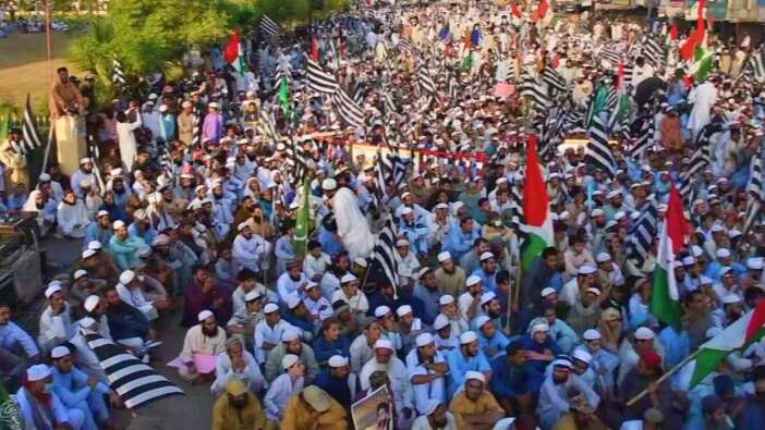 Pakistan karışıyor: Birçok şehirde hükümet karşıtı protesto gösterisi!