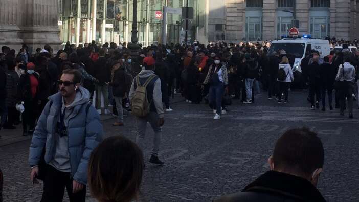 Paris'te bomba ihbarı! Tren istasyonu boşaltıldı