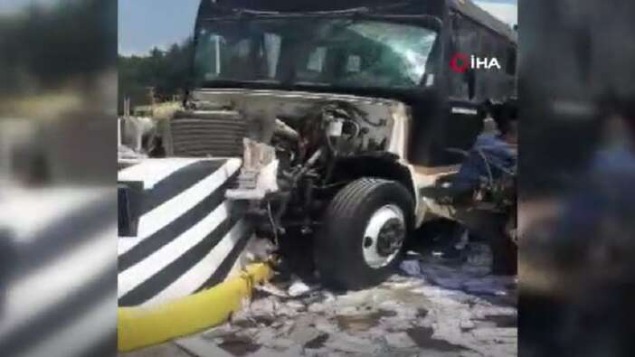 Freni patlayan otobüs, başka bir araca çarptı: 15 yaralı
