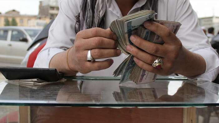 Ekonomik krizin pençesindeki Afganistan'da flaş karar: Taliban, döviz kullanımını yasakladı