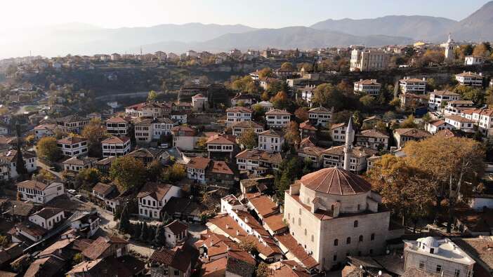 Tarihi evleriyle ünlü Safranbolu’da sonbahar güzelliği
