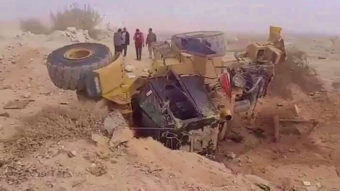 Tren, traktörü biçti: Sürücü feci şekilde can verdi!
