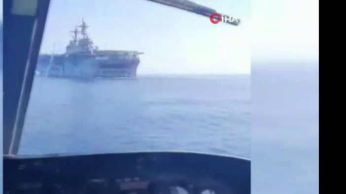 İran helikopteri, ABD savaş gemisinin 20 metre yakınından geçti!