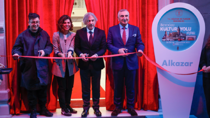 Restorasyonu 5 yılda tamamlanan tarihi Alkazar Sineması kapılarını açtı