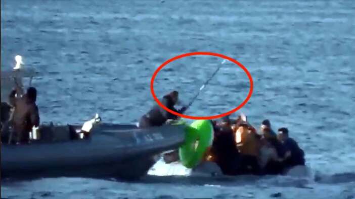 Yunanistan'ın göçmenlere insanlık dışı müdahalesi sürüyor: Silah çekip sopayla vurdular