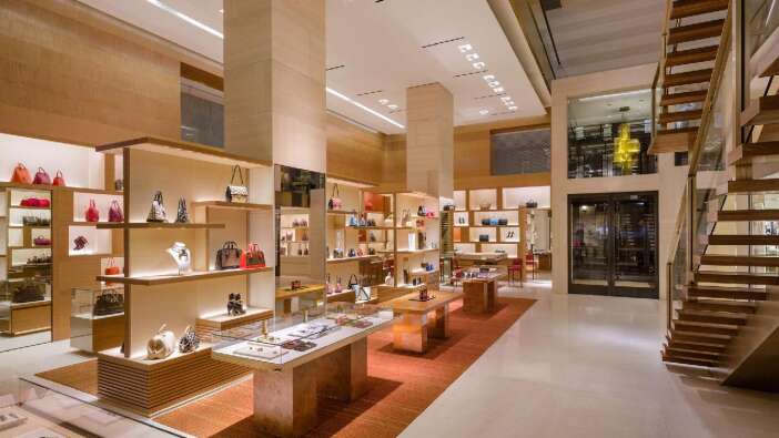 ABD'de Louis Vuitton mağazasında dakikalar içinde 100 bin dolarlık soygun!