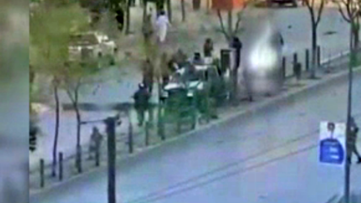 Kabil'de Taliban aracına yerleştirilen mıknatıslı bomba infilak etti!