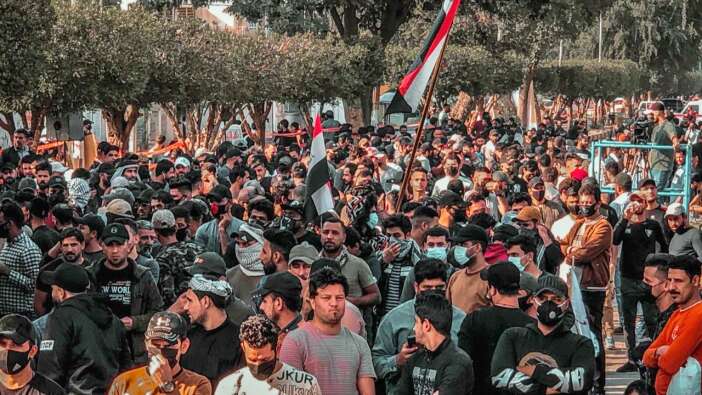 İran yanlısı gruplar Bağdat'taki Yeşil Bölge'yi basmaya çalıştı!