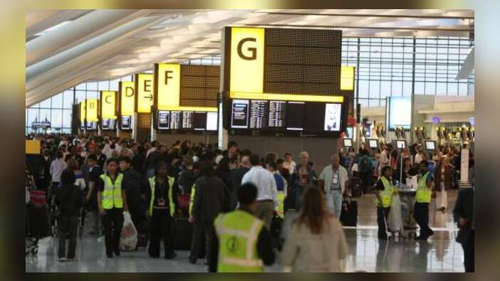 Londra'nın Heathrow havalimanında uçuşlar durduruldu!