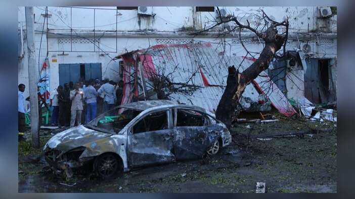 Somali'de iki ayrı bombalı saldırı: 13 ölü
