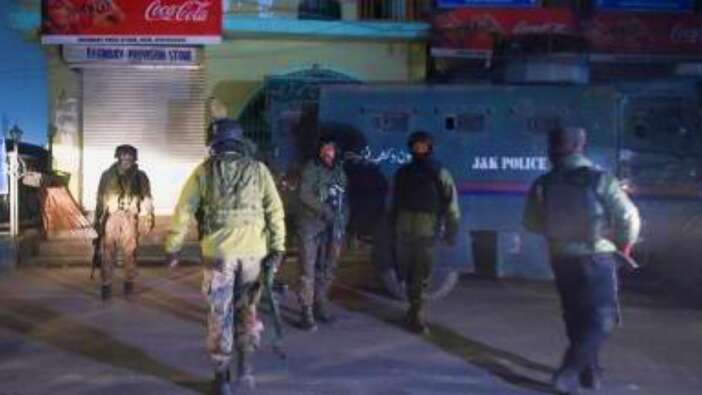 Keşmir'deki çatışma artık 'dondurulmuş' değil: Polis otobüsüne saldırı