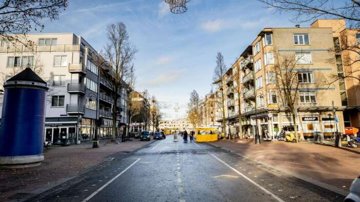 Hollanda'da Omicron alarmı: Zorunlu olmayan tüm işletmeler kapatılacak
