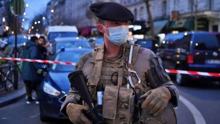 Paris'te 2 kadını rehin alan şahsa yönelik operasyon yapıldı!