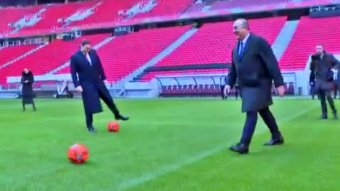 Çavuşoğlu, Polonyalı, Çek, Macar ve Slovak bakanlar ile futbol oynadı