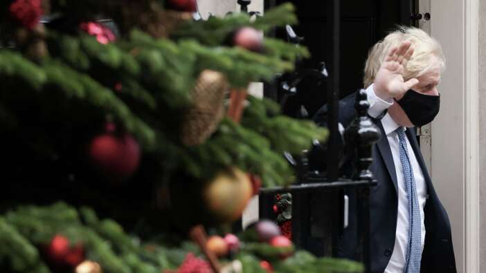 İngiltere Başbakanı Johnson büyük baskı altında: Skandal noel partisine inceleme başlatıldı