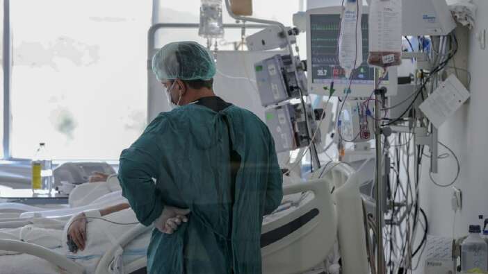 Bilim dünyası endişeli: Hem grip hem koronavirüs çıktı