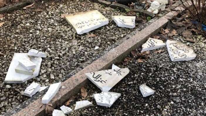 Almanya'da Müslüman mezarlarına çirkin saldırı: Dışişleri Bakanlığı'ndan sert tepki