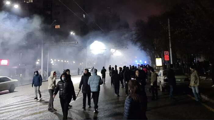 Kazakistan'daki protestolar sonrası hükümet istifa etti