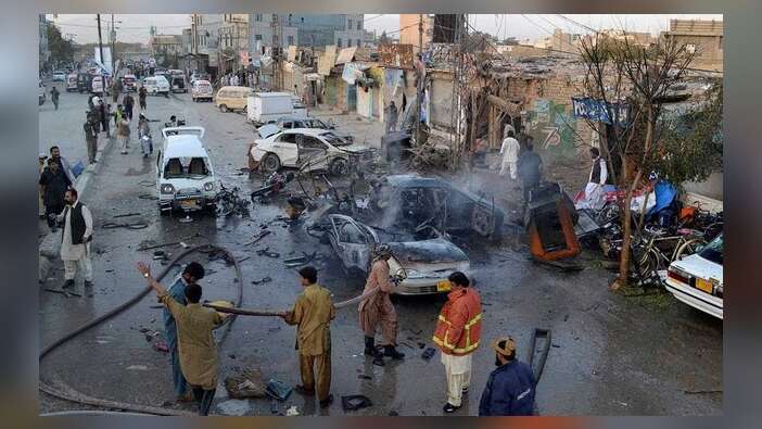 Pakistan'da bombalı saldırı: 25 ölü, 40 yaralı...