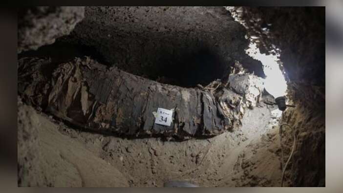 Müthiş keşif! Hiç bozulmamış 17 mumya bulundu...