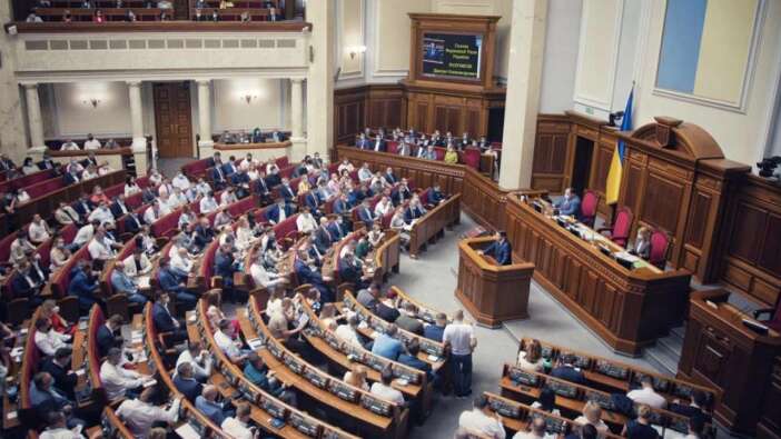 Ukrayna'dan Rusya'ya karşı yeni hamle: Vatandaşlara meşru savunma hakkı tanındı