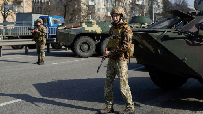 Ukrayna’dan silah bırakan Rus askerlerine af garantisi ve para teklifi