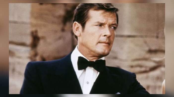 Ünlü aktör Roger Moore hayatını kaybetti!