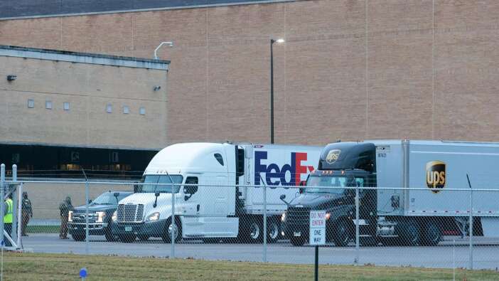Amerikan kargo devleri FedEx ve UPS, Rusya sevkiyatlarını askıya aldı