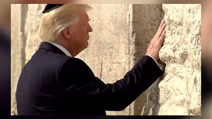 Trump, Ağlama Duvarı'nı ziyaret eden ilk ABD Başkanı oldu!
