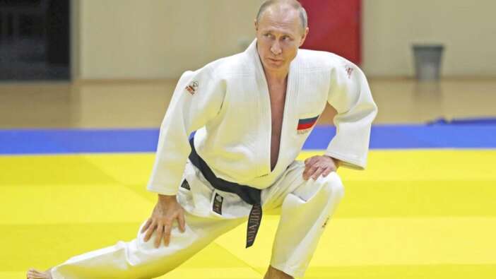 Putin’in tekvandodaki onursal siyah kuşağı geri alındı