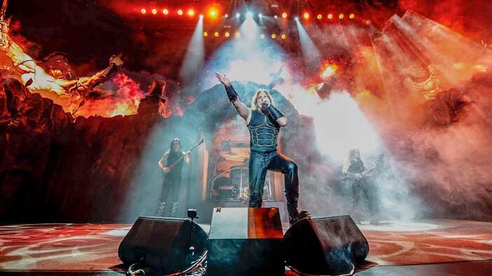 Manowar yeniden Türkiye'ye geliyor
