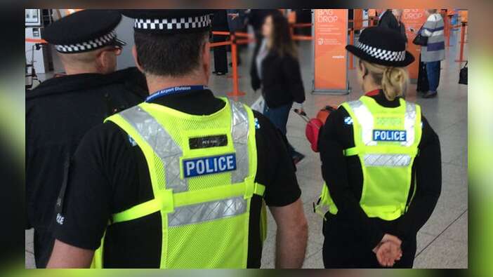 Londra'daki Stansted Havalimanı'nda terör gözaltısı