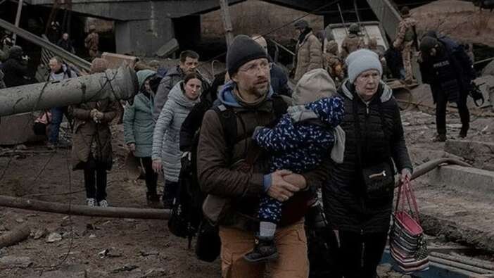 Kiev'den büyük kaçış! On binlerce sivil evlerini terk etti