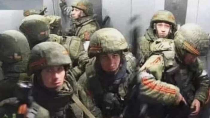 Böylesi görülmedi! Rus askerler asansörde yakalandı