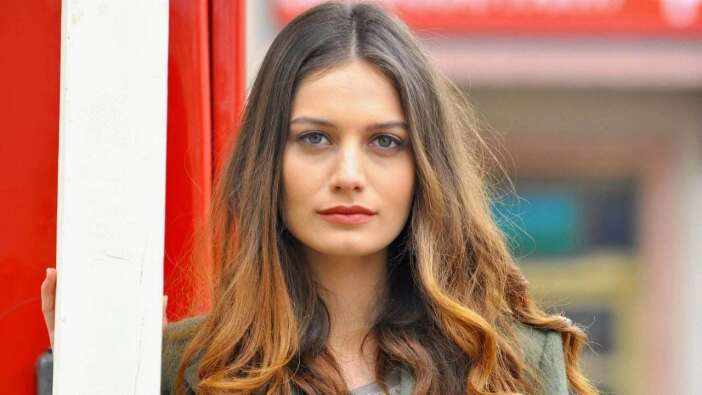 Gülcan Arslan Sütyensiz Pozlarıyla Büyüledi! Barbaroslar Akdeniz'in Kılıcı Despina Nefes Kesti!