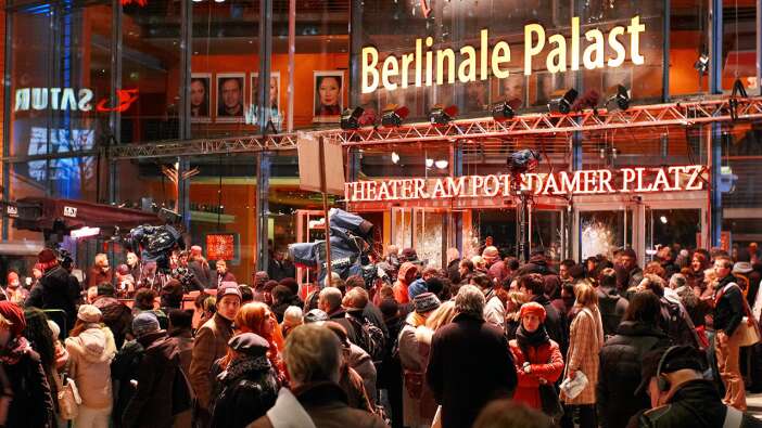 Berlin Film Festivali 2023 yılındaki etkinlikte Rus filmlerini boykot etmeyeceğini açıkladı