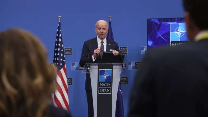 Biden, Putin'i uyardı: NATO toprağına bir santim geçmeyi aklından bile geçirme