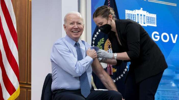 ABD Başkanı Biden, 4. doz Covid-19 aşısını canlı yayında oldu