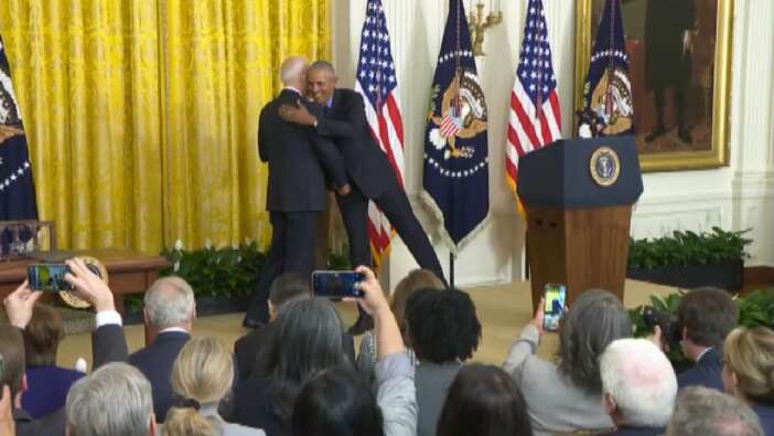 Barack Obama'dan Joe Biden'a 'Başkan Yardımcısı' şakası