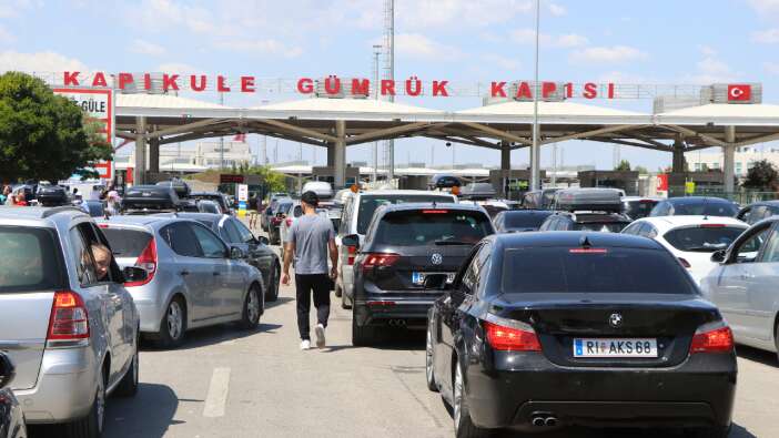 Bulgaristan, Türkiye'den girişte aşı sertifikası zorunluluğunu kaldırdı
