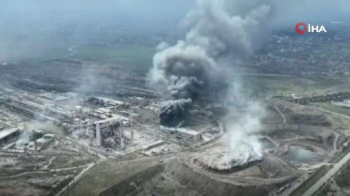 Mariupol’deki Azovstal fabrikasına düzenlenen saldırı havadan görüntülendi