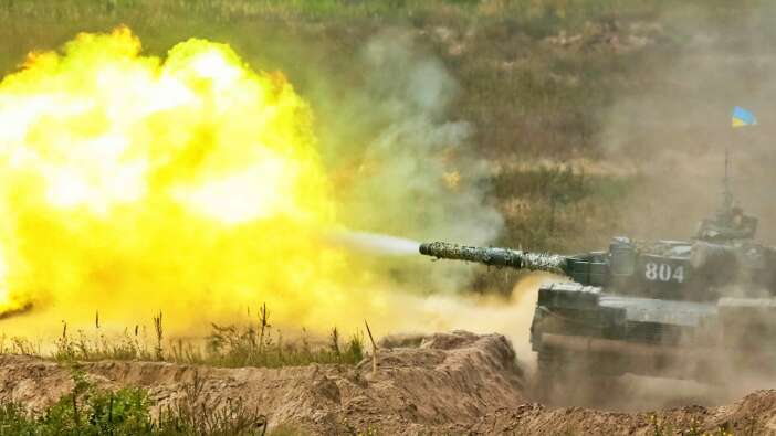 Çekya, Ukrayna'nın hasar görmüş tank ve diğer araçlarını onaracak!