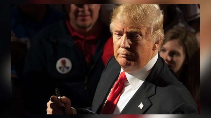Beyaz Saray'da ayrılık kararı: Trump'ın iletişim direktörü istifa etti!